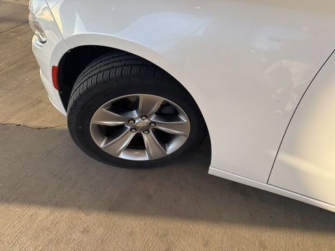 Used 2015 Dodge Charger SE w/ Power Sunroof Group image 12