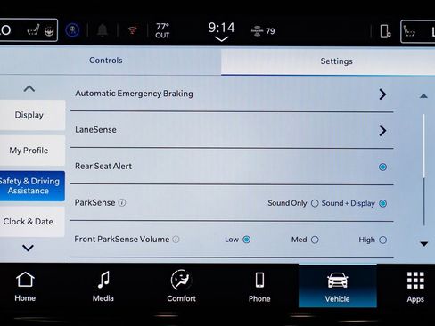 New 2026 Chrysler Pacifica Select AWD/4WD image 18