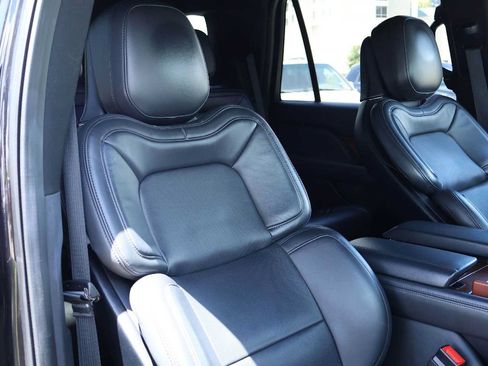 Used 2024 Lincoln Navigator Reserve AWD/4WD image 14
