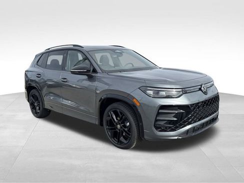 New 2026 Volkswagen Tiguan SE R-Line FWD image 7