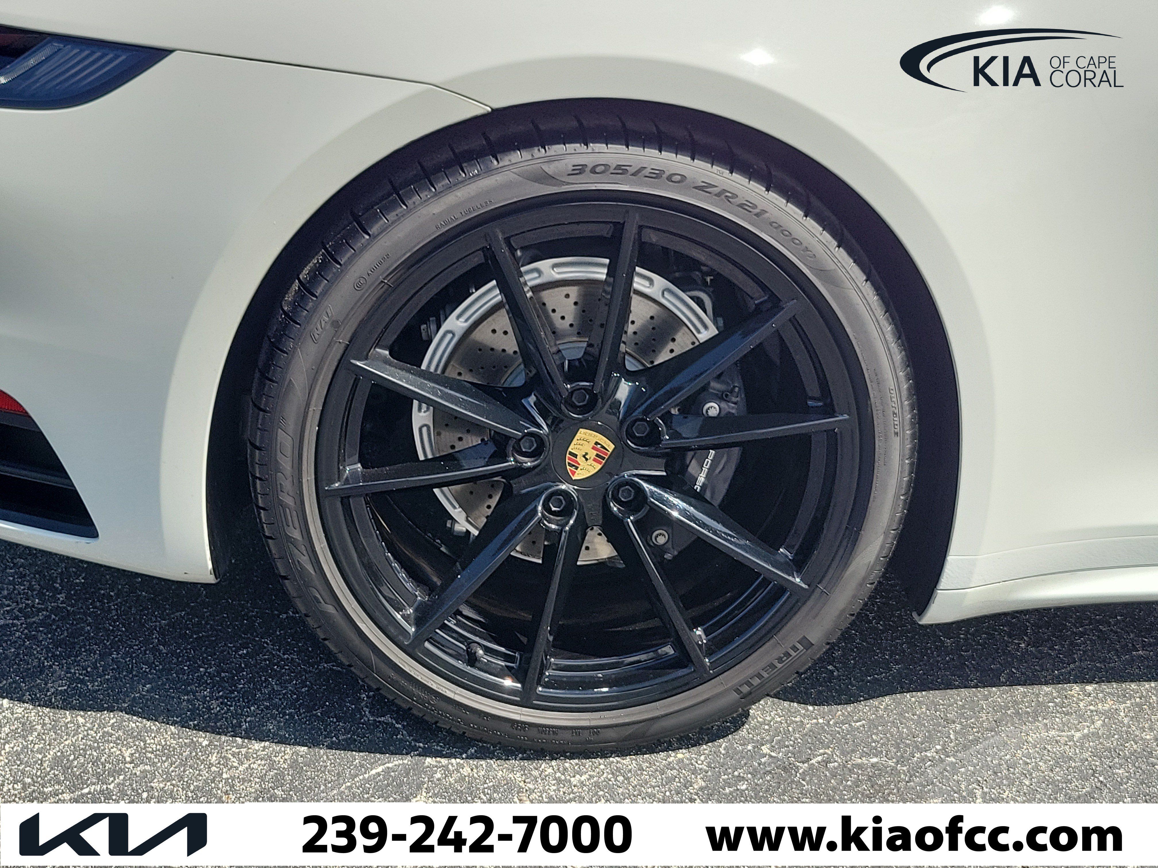 Used 2024 Porsche 911 Carrera RWD image 12
