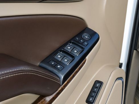 Used 2017 Chevrolet Tahoe LT w/ LT Signature Package image 40