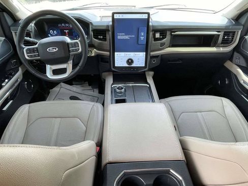 Used 2024 Ford Expedition Limited RWD image 11