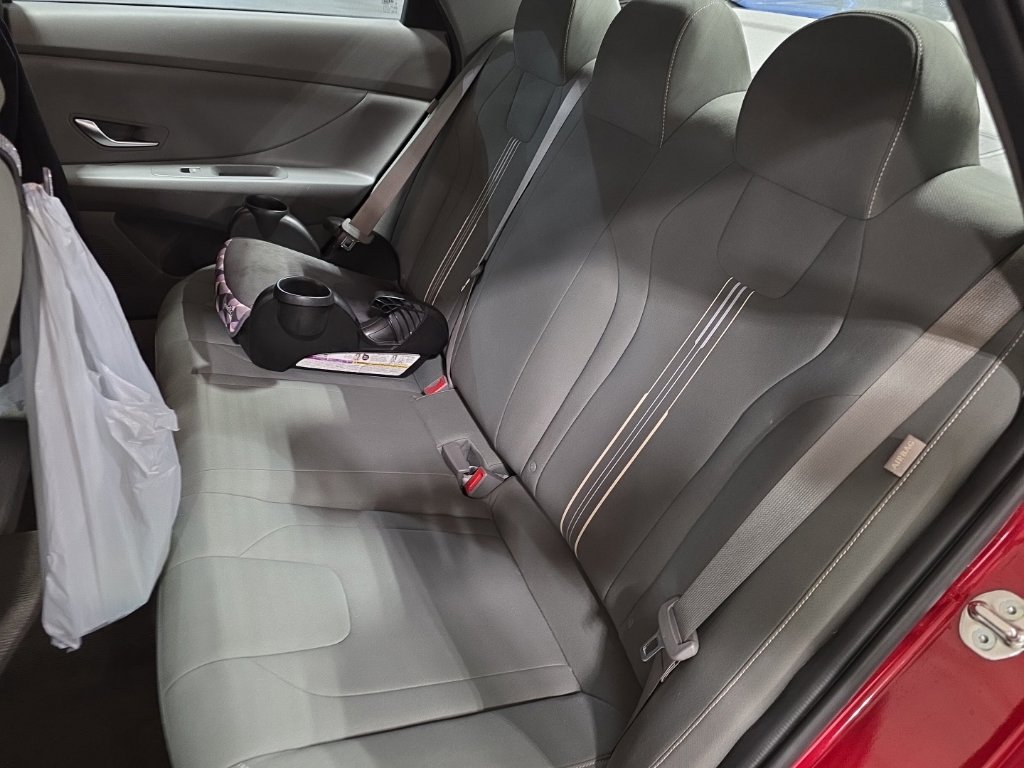 Used 2024 Hyundai Elantra SEL FWD image 12