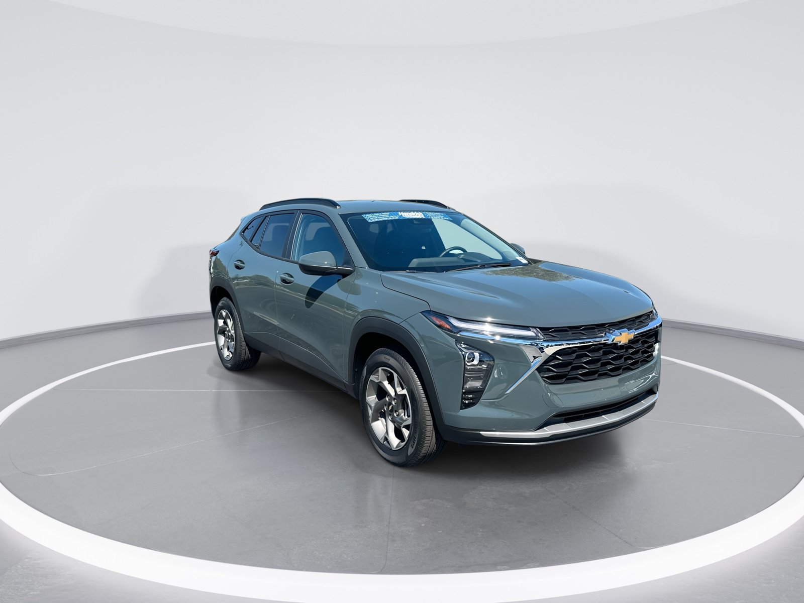 Used 2025 Chevrolet Trax LT w/ Driver Confidence Package FWD image 2