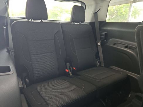 Used 2022 GMC Acadia SLE w/ LPO, Floor Liner Package FWD image 27