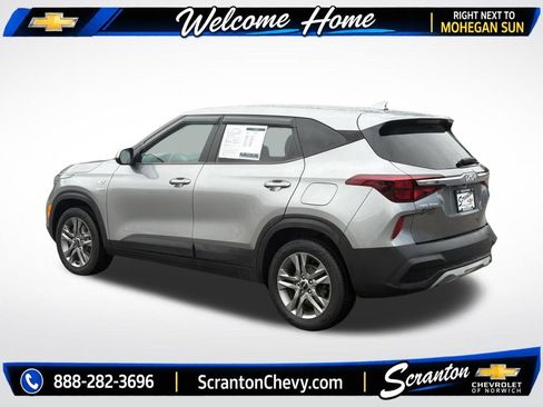 Used 2023 Kia Seltos LX AWD/4WD image 4