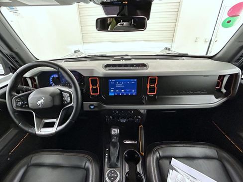 Used 2023 Ford Bronco Badlands w/ Sasquatch Package image 14