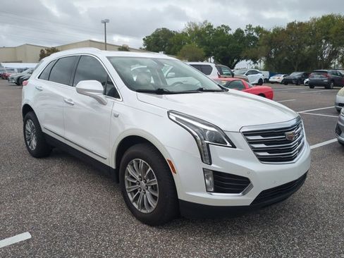 Used 2017 Cadillac XT5 Luxury image 3