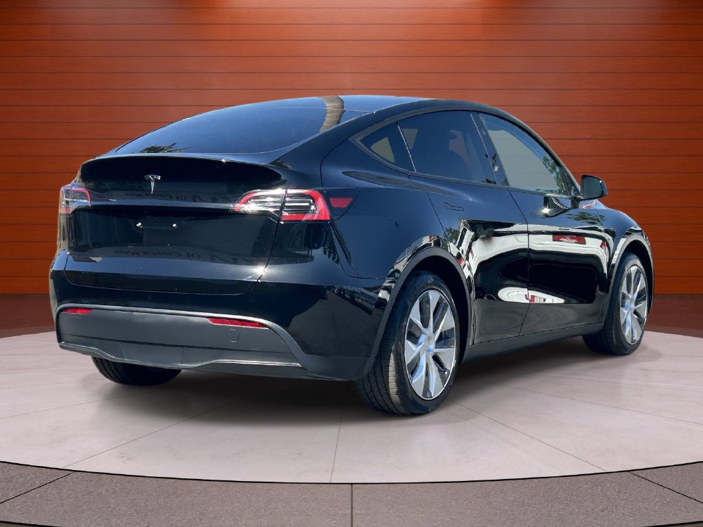 Used 2023 Tesla Model Y 2WD image 4