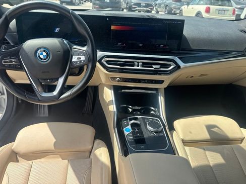 Used 2023 BMW i4 eDrive35 w/ Premium Package RWD image 19