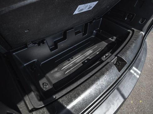Used 2022 Chevrolet Traverse LT AWD/4WD image 34