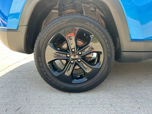 Used 2018 Jeep Compass Latitude w/ Popular Equipment Group AWD/4WD image 16