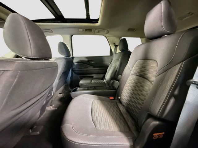 Used 2022 Nissan Pathfinder SV w/ SV Premium Package AWD/4WD image 25