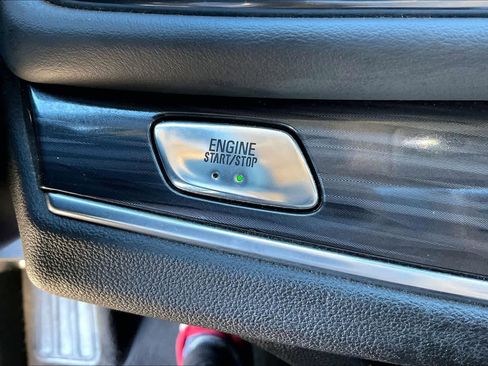 Used 2019 Buick Enclave Essence image 27