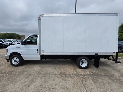 New 2026 Ford E-350 and Econoline 350 Super Duty w/ Power Equipment Group RWD image 4