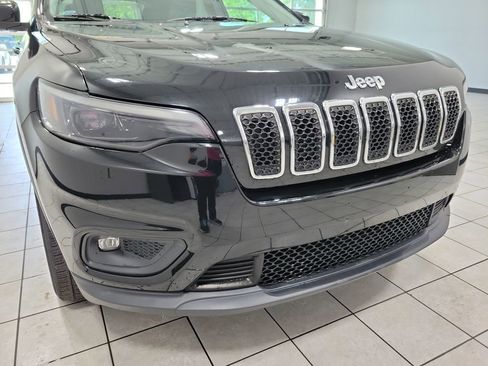 Used 2020 Jeep Cherokee Latitude Plus w/ Cold Weather Group AWD/4WD image 24