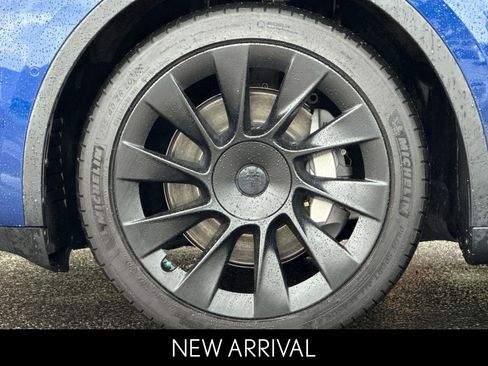 Used 2021 Tesla Model Y Long Range image 30