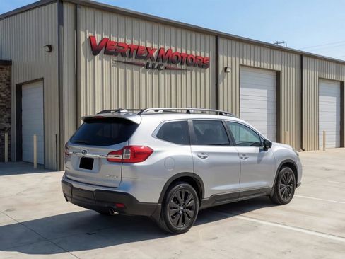 Used 2022 Subaru Ascent Onyx Edition image 2
