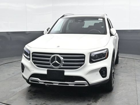 Used 2025 Mercedes-Benz GLB 250 4MATIC image 5