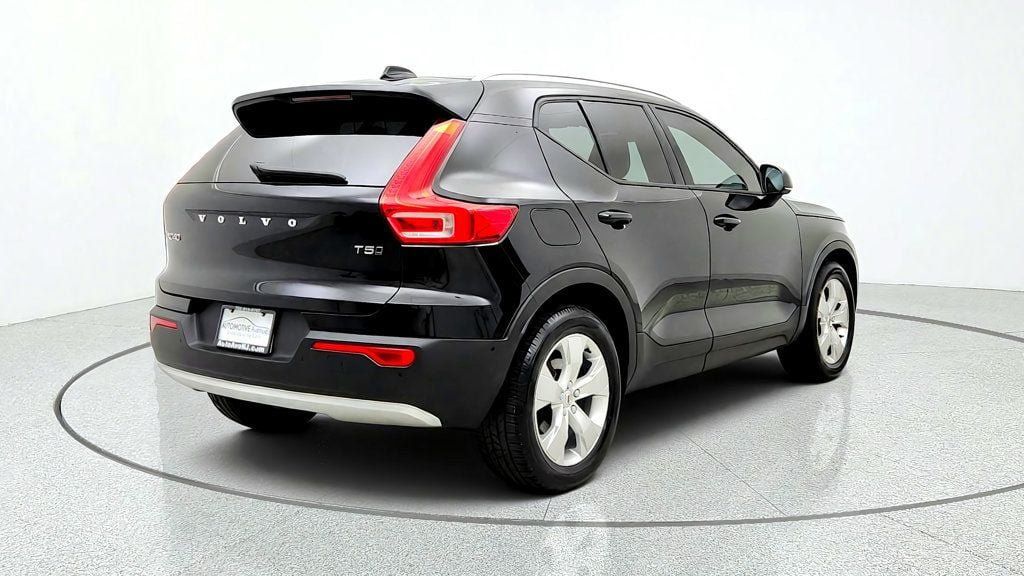 Used 2019 Volvo XC40 T5 Momentum AWD/4WD image 5
