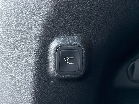 Used 2022 Jeep Cherokee Trailhawk w/ Sound & Nav Group image 13