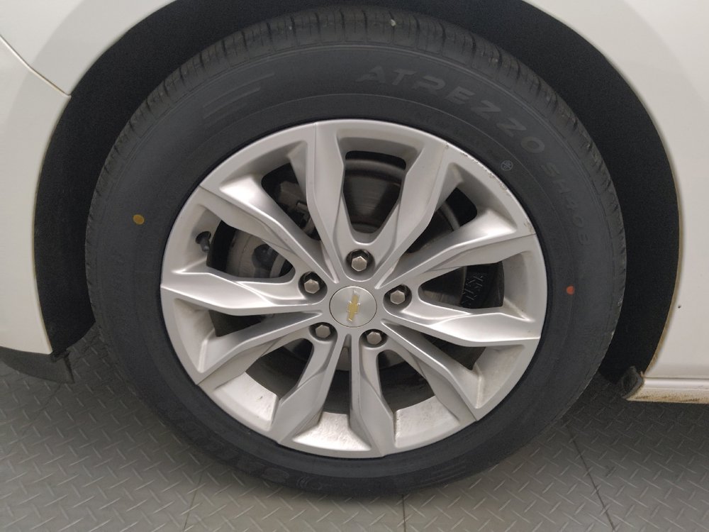 Used 2023 Chevrolet Malibu LT FWD image 31