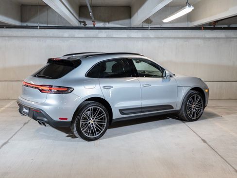 Certified 2026 Porsche Macan AWD/4WD image 9