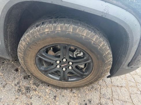 Used 2022 GMC Acadia AT4 w/ Trailering Package AWD/4WD image 11