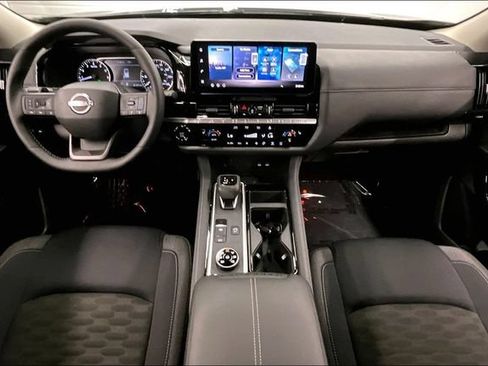 New 2026 Nissan Pathfinder SV w/ SV Premium Package AWD/4WD image 6