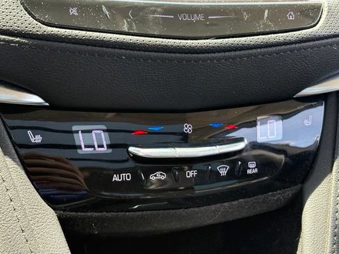 Used 2019 Cadillac XT5 Luxury AWD/4WD image 19