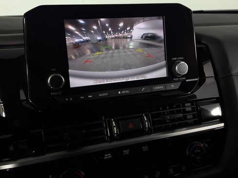 Used 2025 Nissan Pathfinder SV FWD image 20