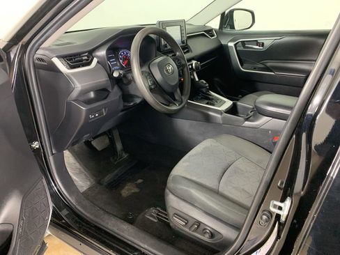 Used 2022 Toyota RAV4 XLE AWD/4WD image 28