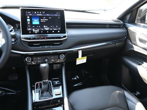 New 2026 Jeep Compass Latitude AWD/4WD image 16