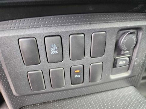 Used 2007 Toyota FJ Cruiser 4WD image 22