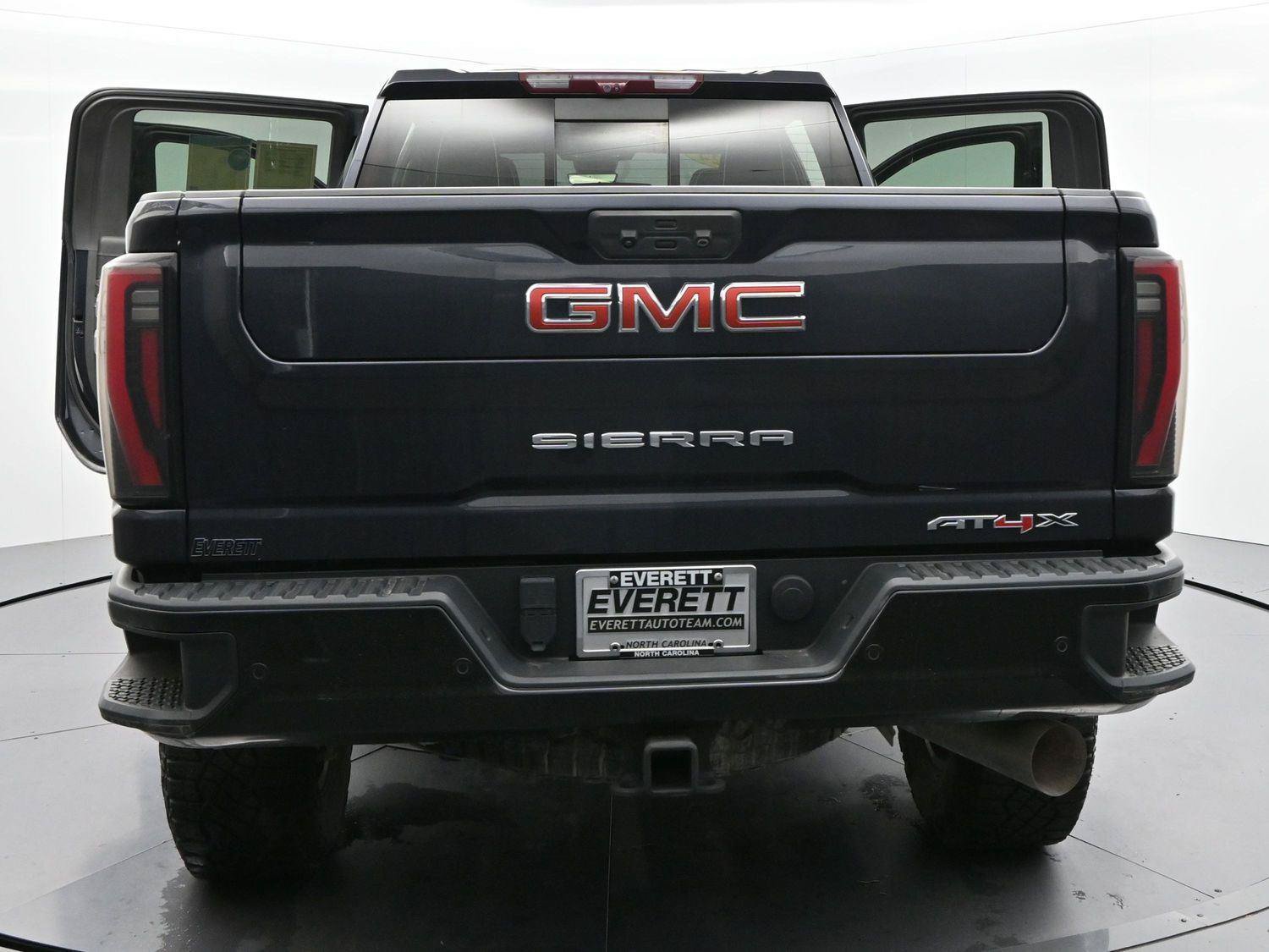 Used 2024 GMC Sierra 2500 AT4X AWD/4WD image 46