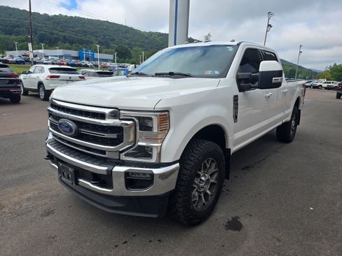 Used 2020 Ford F250 Lariat w/ Lariat Ultimate Package AWD/4WD image 3