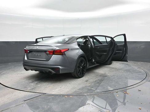 Used 2022 Nissan Altima 2.5 SR image 42