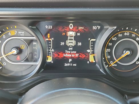 Used 2024 Jeep Wrangler Unlimited Rubicon AWD/4WD image 15