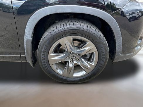 Used 2019 Toyota Highlander Limited Platinum AWD/4WD image 35