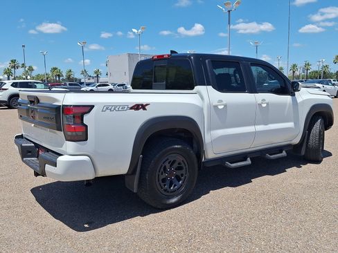 Used 2025 Nissan Frontier PRO-4X w/ Tow Package AWD/4WD image 7