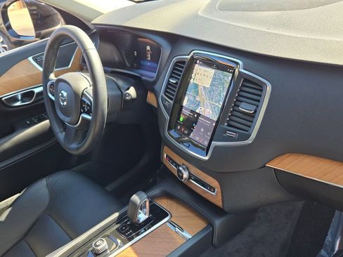 Used 2023 Volvo XC90 T8 Core image 13