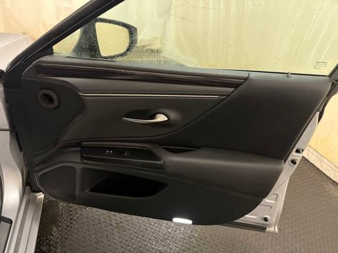 Used 2020 Lexus ES 300h image 29