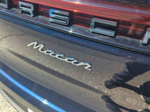 Used 2021 Porsche Macan image 32