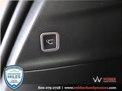 New 2026 Chrysler Pacifica Select image 8