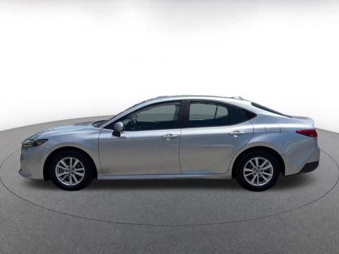 Used 2025 Toyota Camry LE FWD image 8