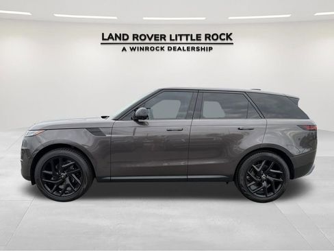 Used 2025 Land Rover Range Rover Sport SE image 6