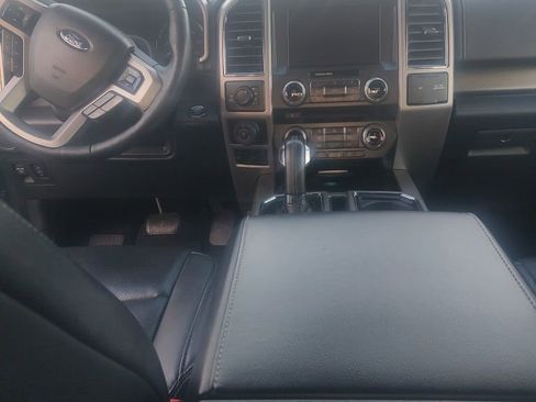 Used 2018 Ford F150 Lariat w/ Equipment Group 502A Luxury image 10