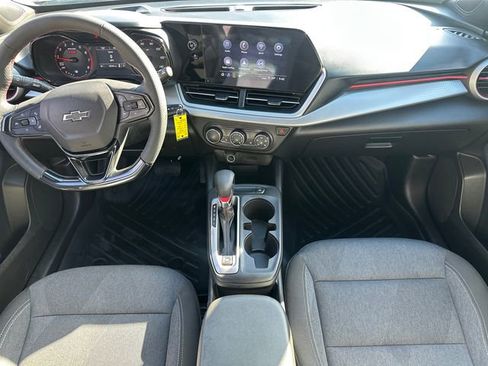 Used 2024 Chevrolet Trax RS w/ Driver Confidence Package FWD image 17