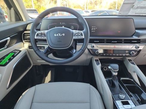 New 2025 Kia Telluride S image 9